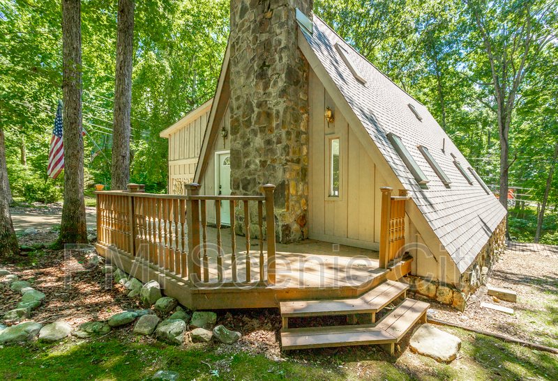 Signal Mountain Log Cabin for Lease property image