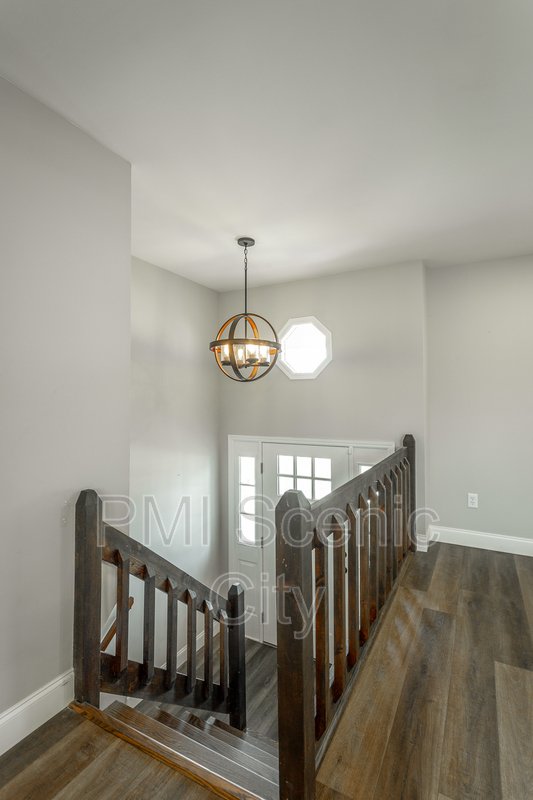 3 bedroom, 2 bath, split/Trilevel property image