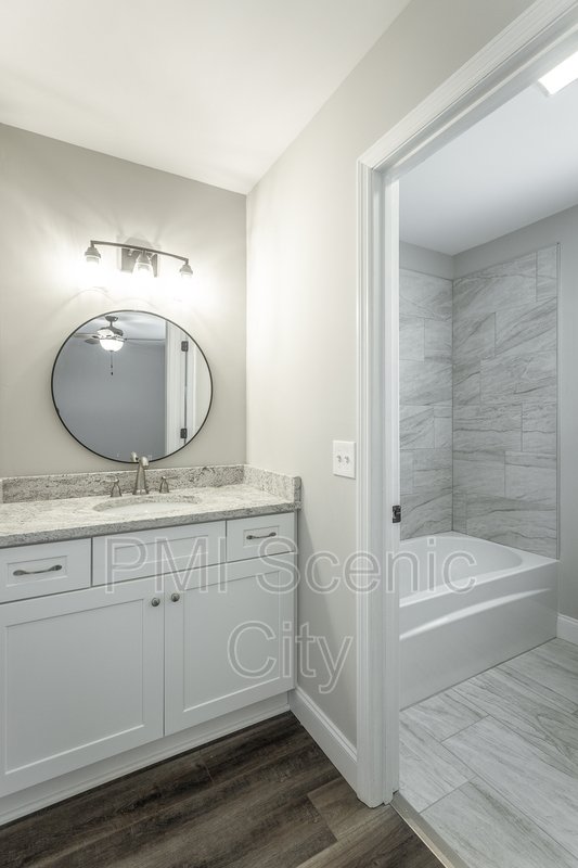 3 bedroom, 2 bath, split/Trilevel property image