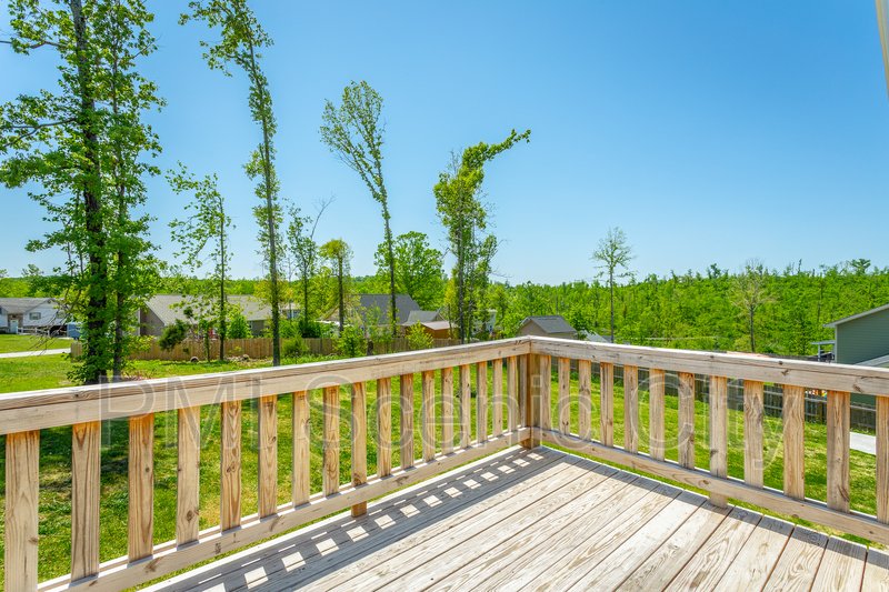 3 bedroom, 2 bath, split/Trilevel property image